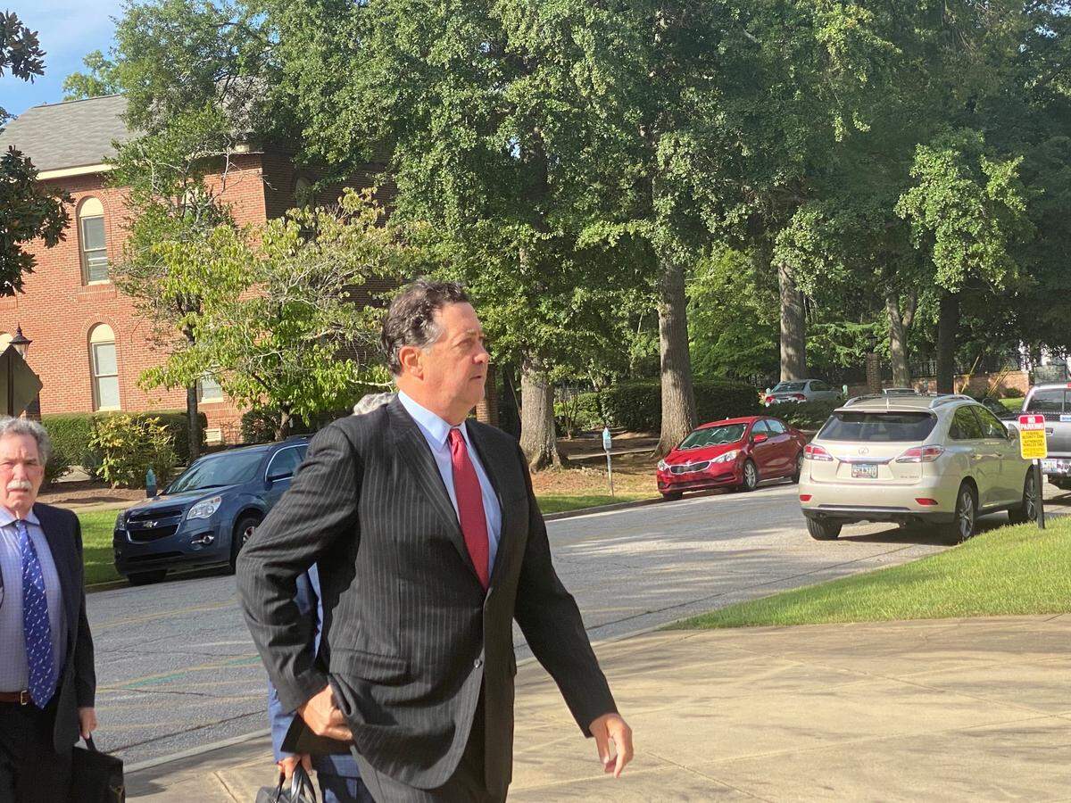 Jeffrey Benjamin, a former senior executive vice president for Westinghouse Electric Corp., walks into Columbia’s Matthew J. Perry Jr. Courthouse on Tuesday, Aug. 31, 2021.