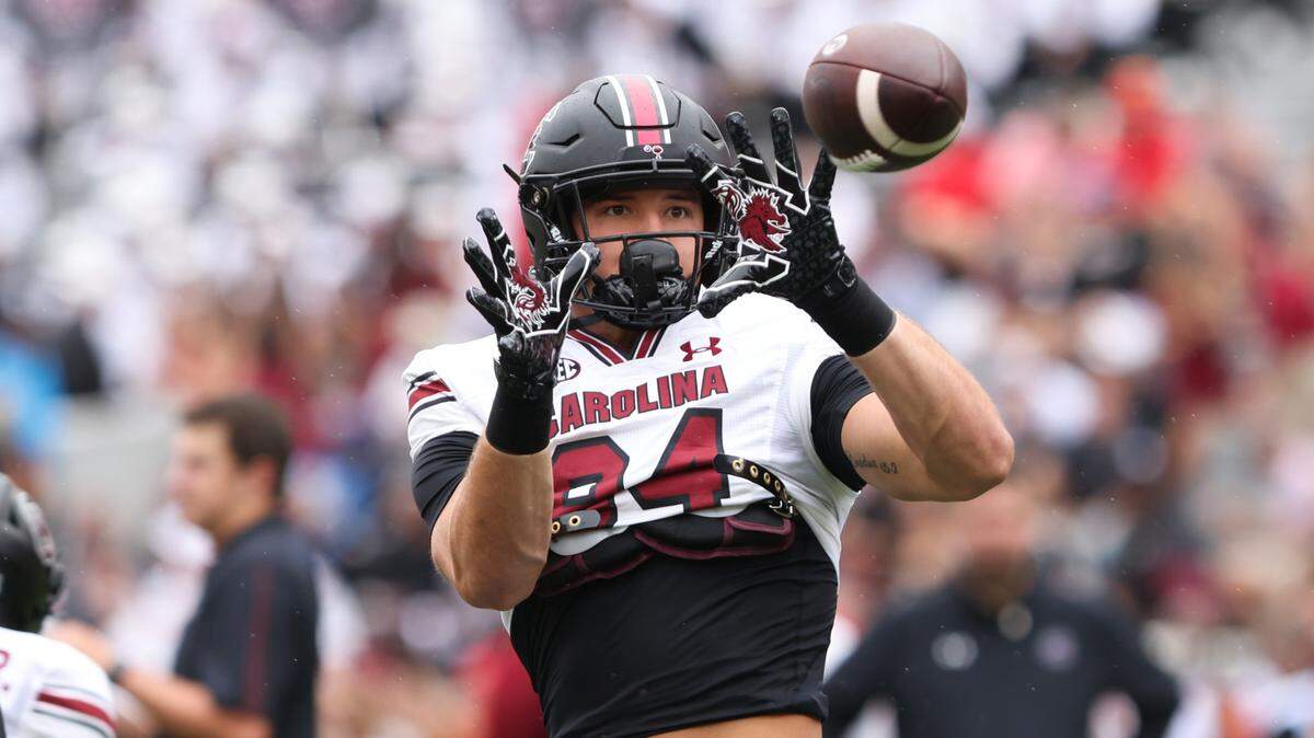 South Carolina tight end Nick Elksnis (84) warms up before the Gamecocks’ game at Sanford Stadium in Athens on Saturday, September 16, 2023.