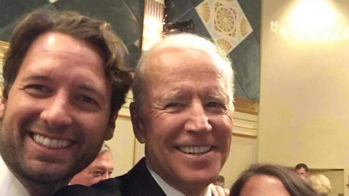 Former Vice President Joe Biden and candidate Joe Cunningham pose for a selfie.