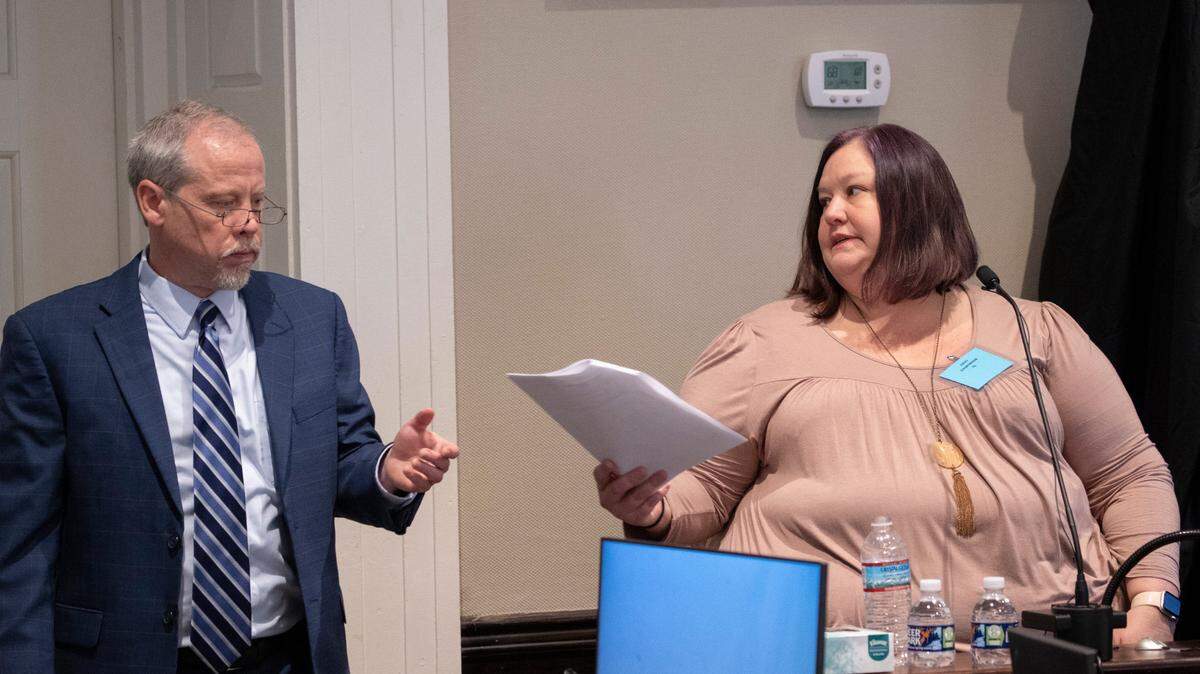 Murdaugh’s paralegal says she saw suspicious activity in the firm before family’s murders