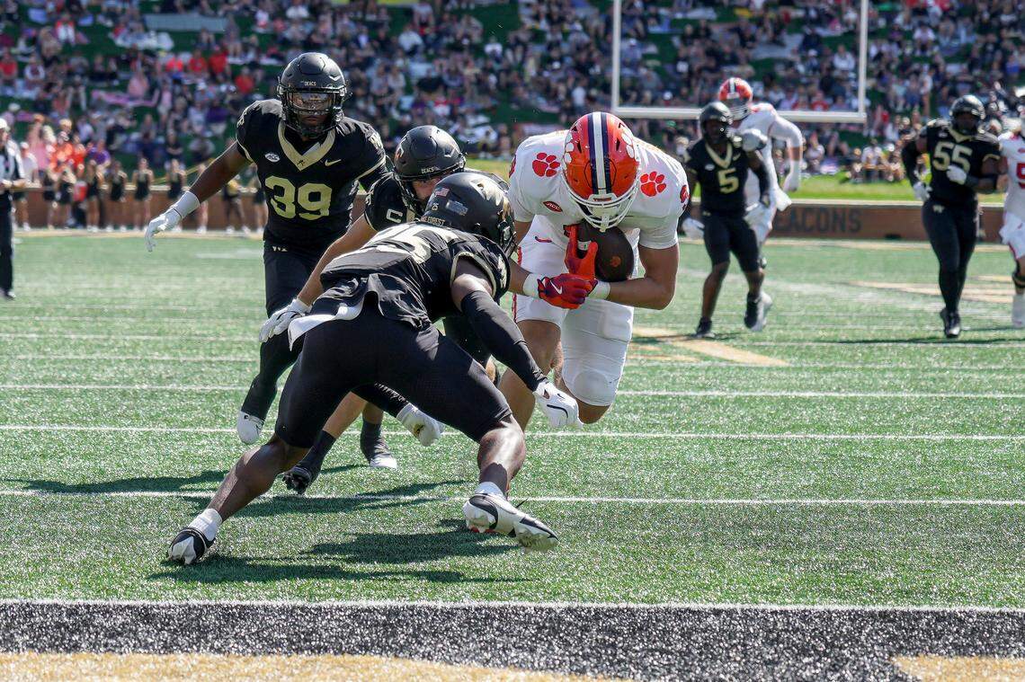 Clemson Tigers tight end Jake Briningstool (9) makes a catch in the red zone against the Wake Forest Demon Deacons during the first half at Allegacy Federal Credit Union Stadium.