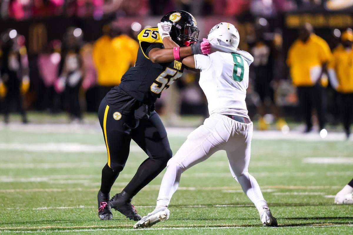 Irmo Yellow Jackets offensive lineman Nate Carson (55)