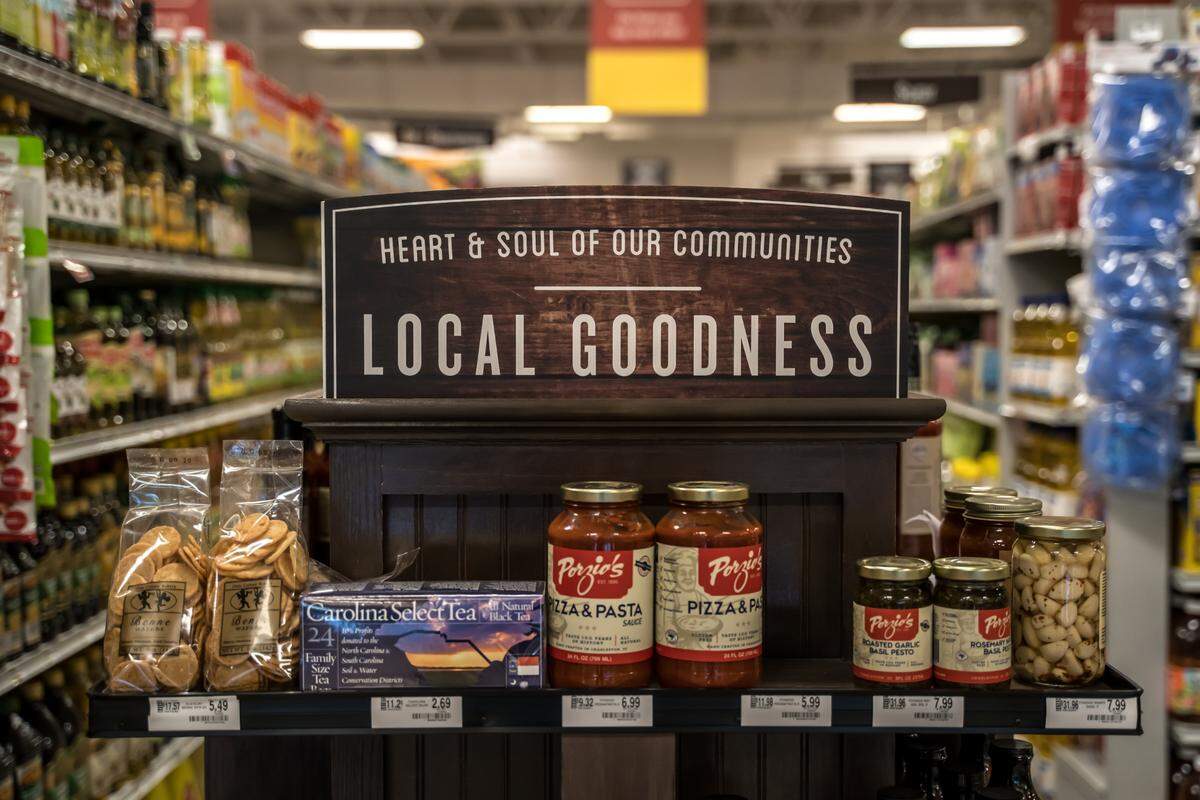 A Food Lion grocery store has opened up in West Columbia.