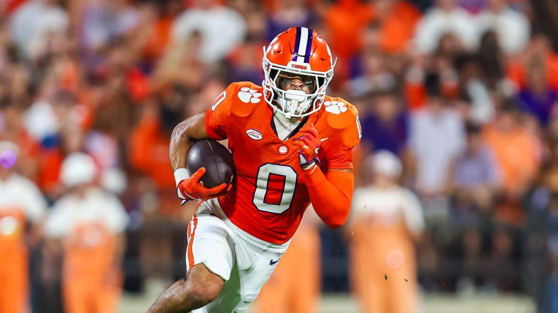 Clemson wide receiver Antonio Williams (0)