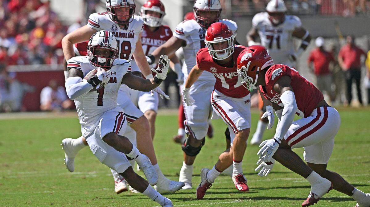 South Carolina running back MarShawn Lloyd (1) plays against Arkansas at Donald W. Reynolds Razorback Stadium in Fayetteville, Arkansas on Sept. 10, 2022.
