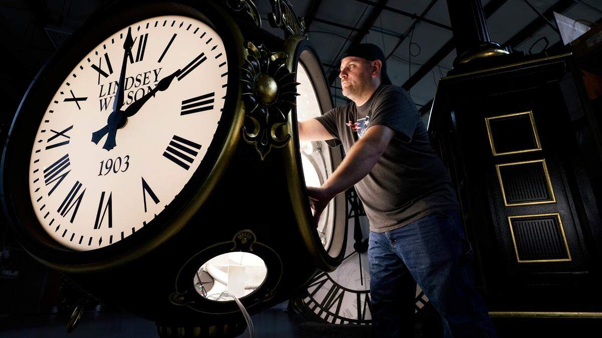 Twice a year clocks in the US change. We “spring forward” an hour in March and “fall back” in November. This year, daylight saving time ends on Nov. 6, 2022. An NC sleep expert says all the switching back and forth misaligns our circadian rhythm and disrupts our sleep.