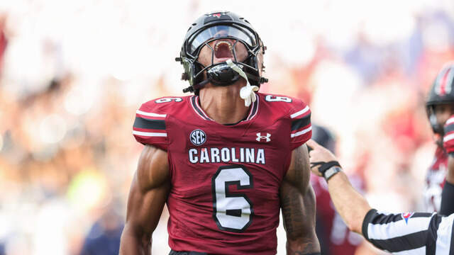 Dylan Stewart powers South Carolina football to first win | The State