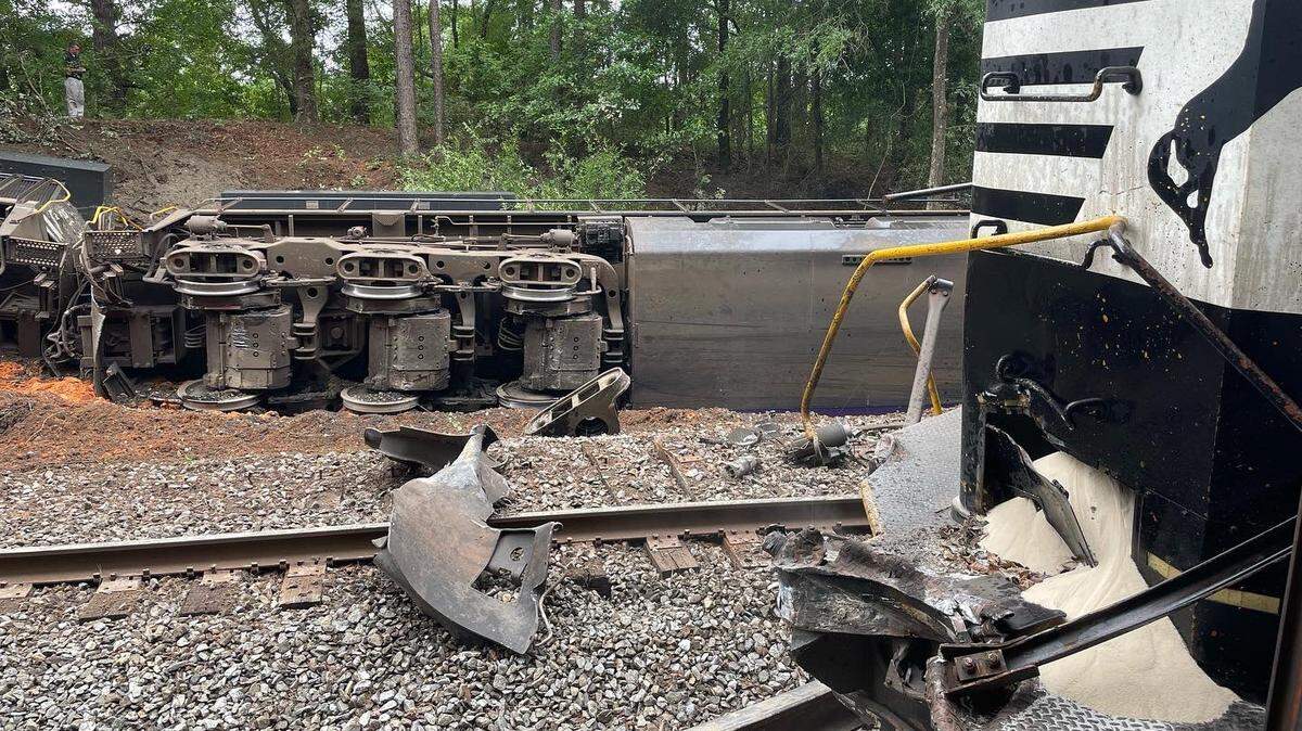 Images from the scene of a train derailment in Columbia.