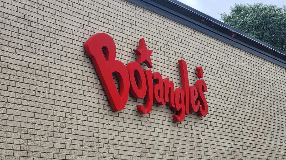 The Bojangles on Elmwood Drive in Columbia, SC was temporarily closed as of Aug. 19, 2025, with notes in the windows citing remodeling.