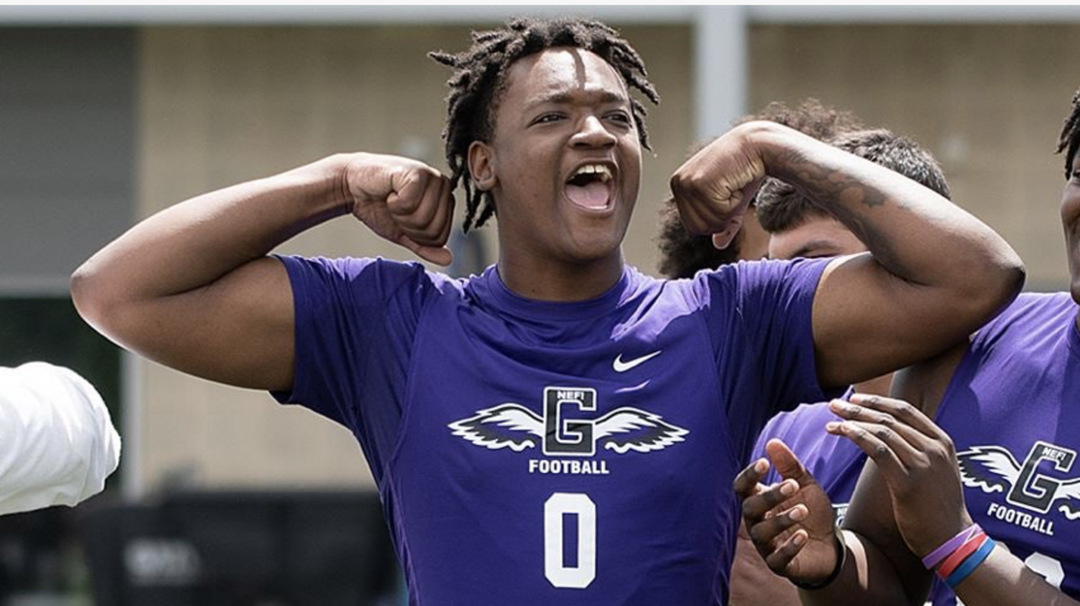 South Carolina landed in the top six for 2024 four-star edge rusher Daniel “D.D.” Holmes, along with Rutgers, Michigan, Florida State, Florida and Maryland.