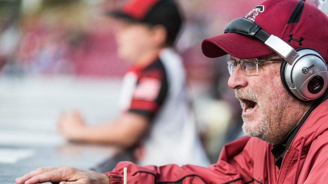 Smaller crowds, fewer wins. How USC diehards survived tough baseball season