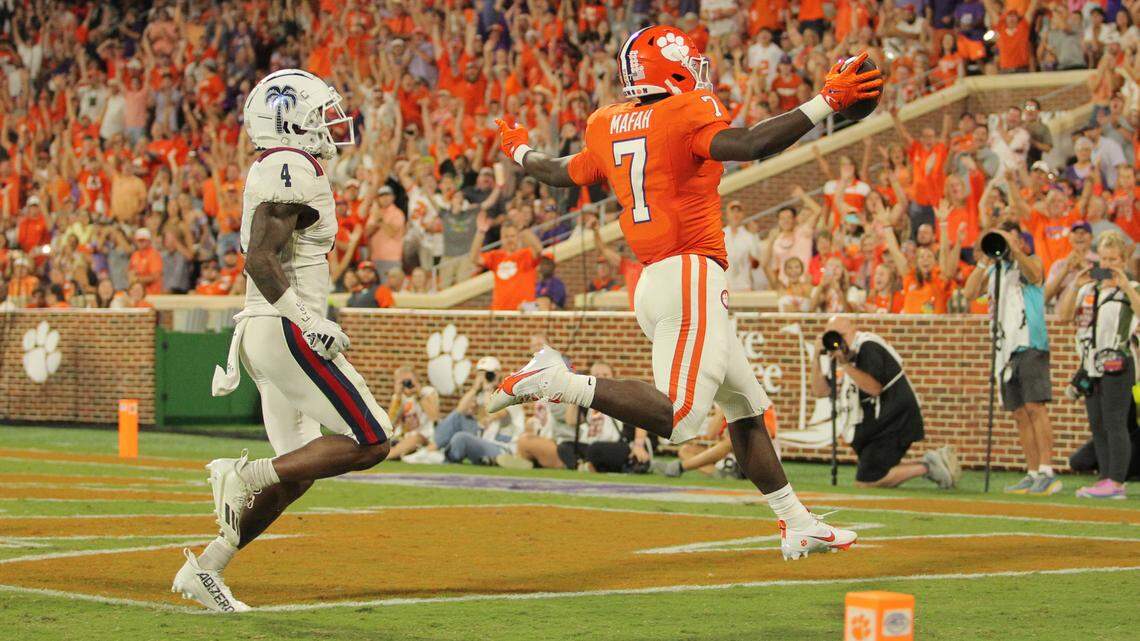 Clemson running back Phil Mafah (7) dances into the endzone for a touchdown as Florida Atlantic’s Jarron Morris looks on during first-half action in Clemson, S.C. on Saturday, Sept. 16, 2023. (Travis Bell/SIDELINE CAROLINA)