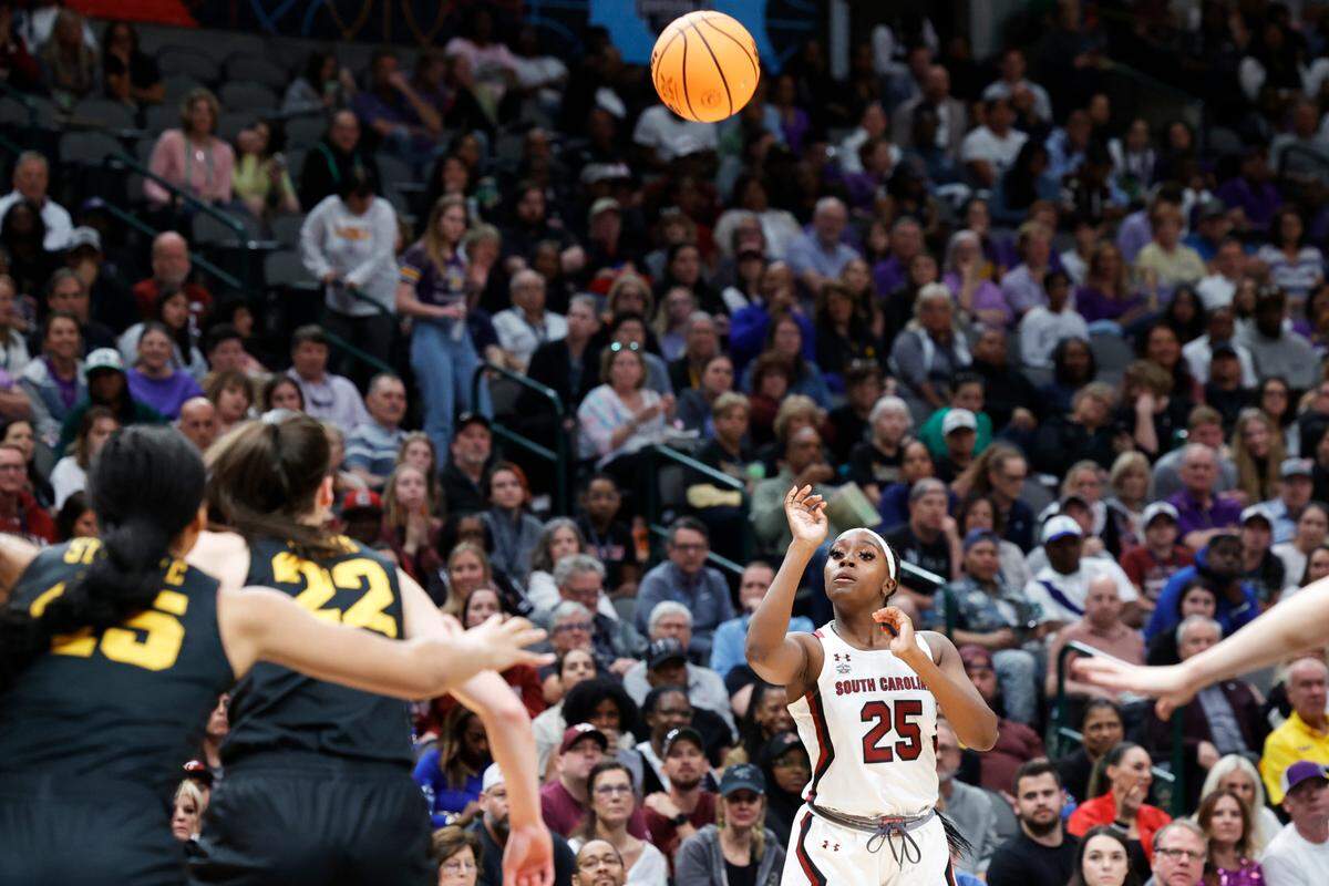 South Carolina guard Raven Johnson (25) plays against Iowa in the NCAA Tournament Final Four game on March 31, 2023.