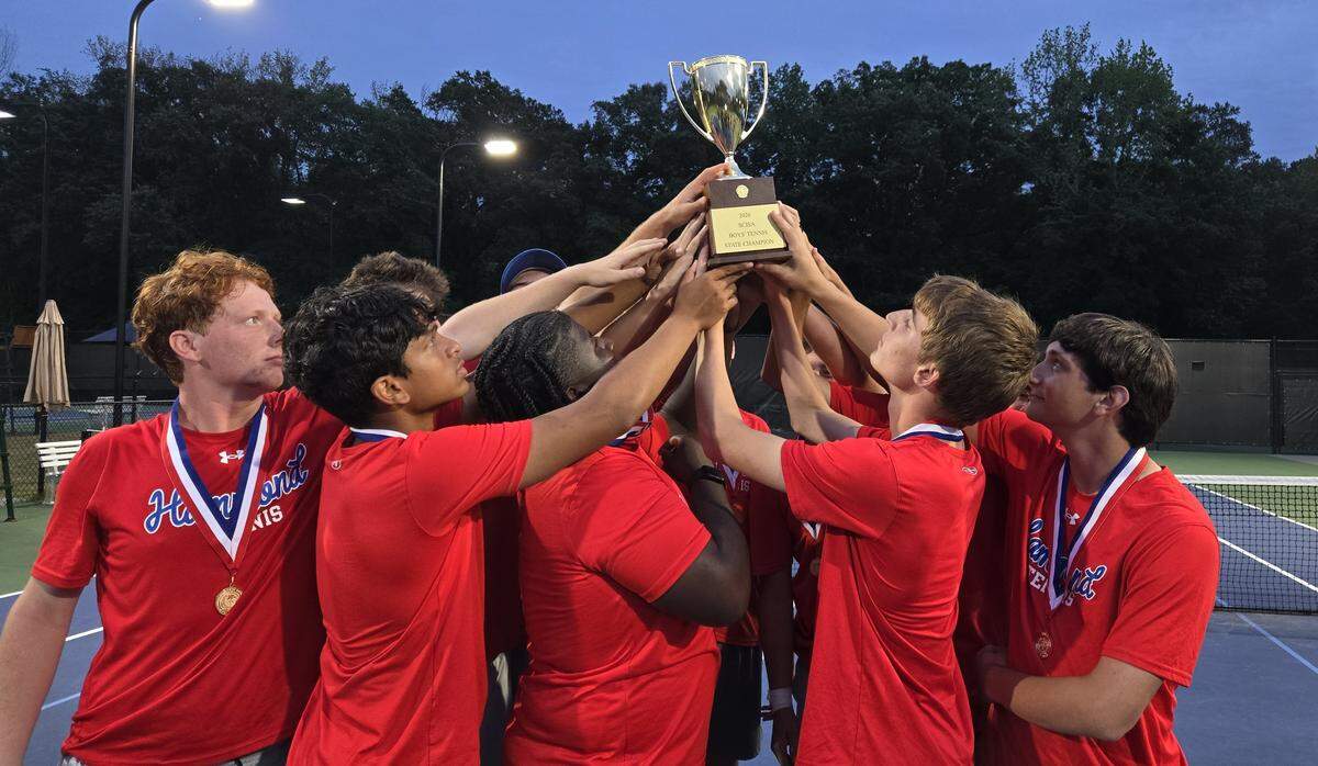 Hammond celebrates the 2026 SCISA Class 4A boys tennis championship on May 1, 2026 at the Cayce Tennis Center.
