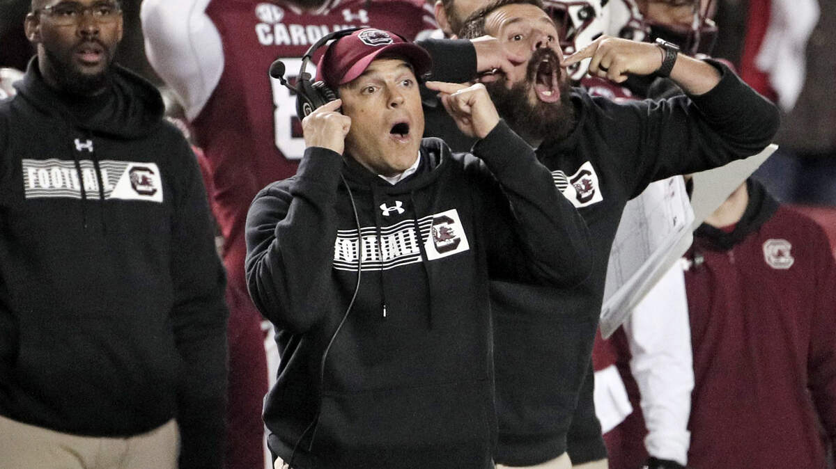 South Carolina Gamecocks head coach Shane Beamer yells to his team as they play Auburn on Saturday, November 20, 2021.