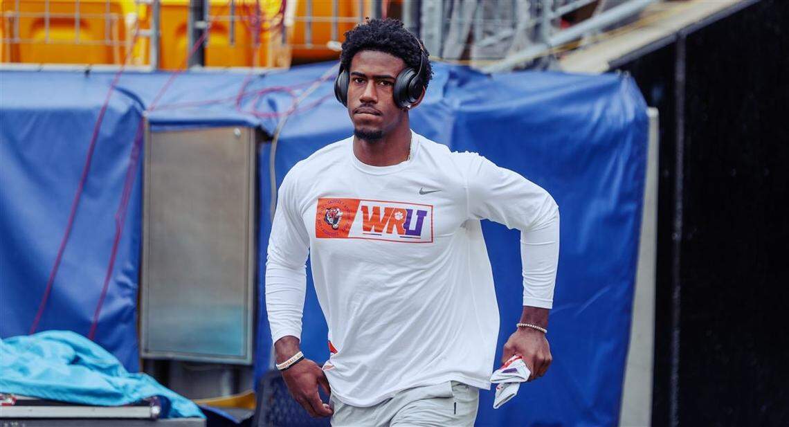 Beaux Collins is a freshman wide receiver for Clemson in the 2021 season.