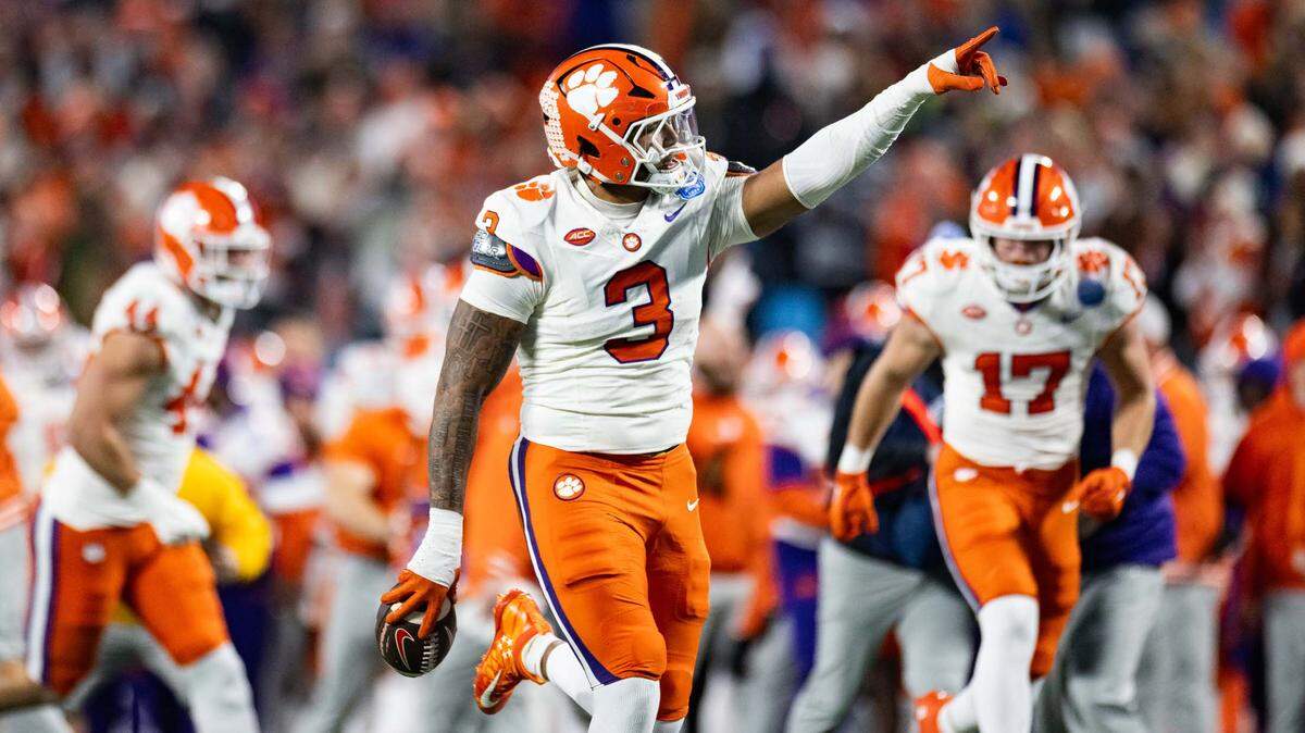 Clemson defensive end T.J. Parker (3)