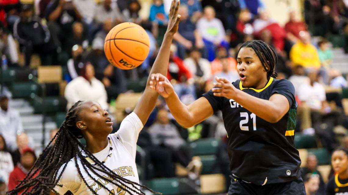 Top recruits Joyce Edwards, Sarah Strong seize the spotlight at Chick-fil-A Classic