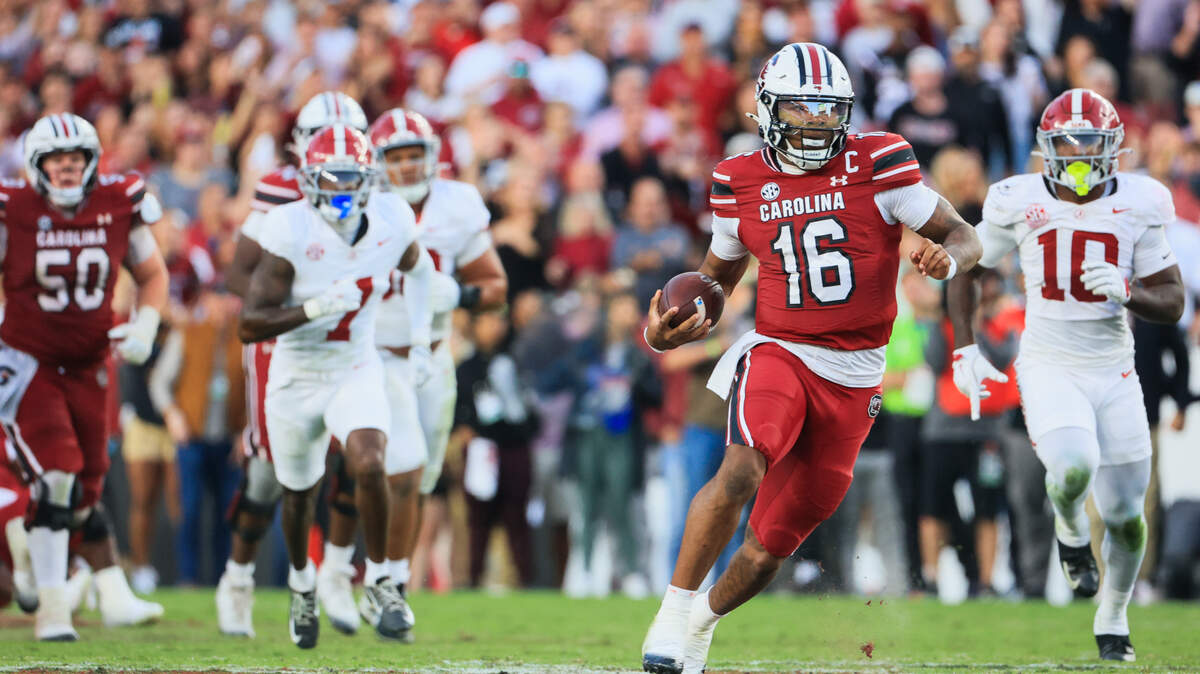 South Carolina quarterback LaNorris Sellers (16) plays Alabama at Williams-Brice Stadium on Saturday, October 25, 2025.