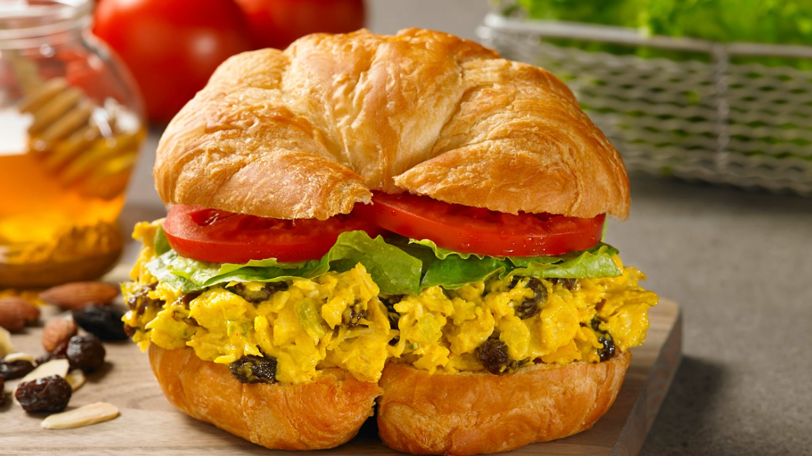 Rising Roll Gourmet Cafe will open a restaurant at Columbia’s Bull Street as part of USC’s coming medical school campus there.