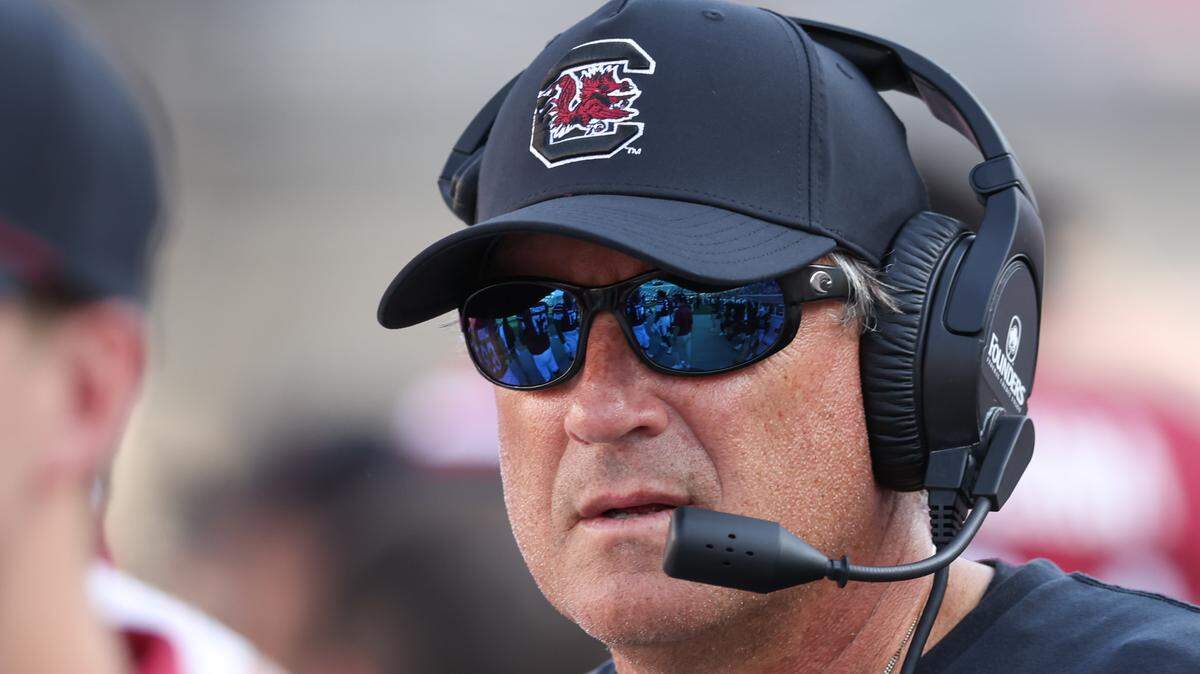 South Carolina offensive coordinator Mike Shula 