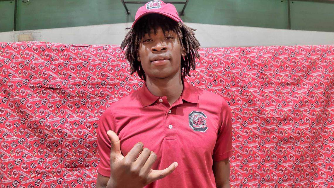 Clarendon Hall’s Kylic Horton signed to play football with South Carolina on Dec. 15, 2021.