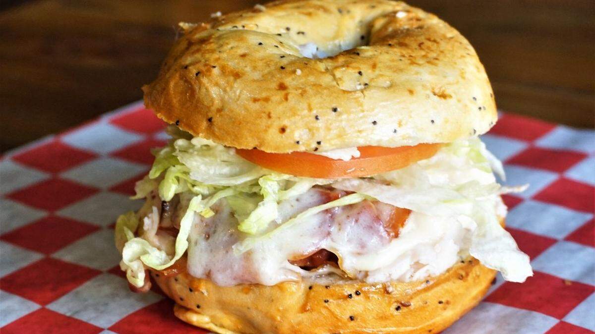 Sully’s Steamers, which recently opened a bagel sandwich shop on Devine Street in Columbia, has announced plans to open a shop in Lexington, SC in the shopping center at 5580 Sunset Blvd.