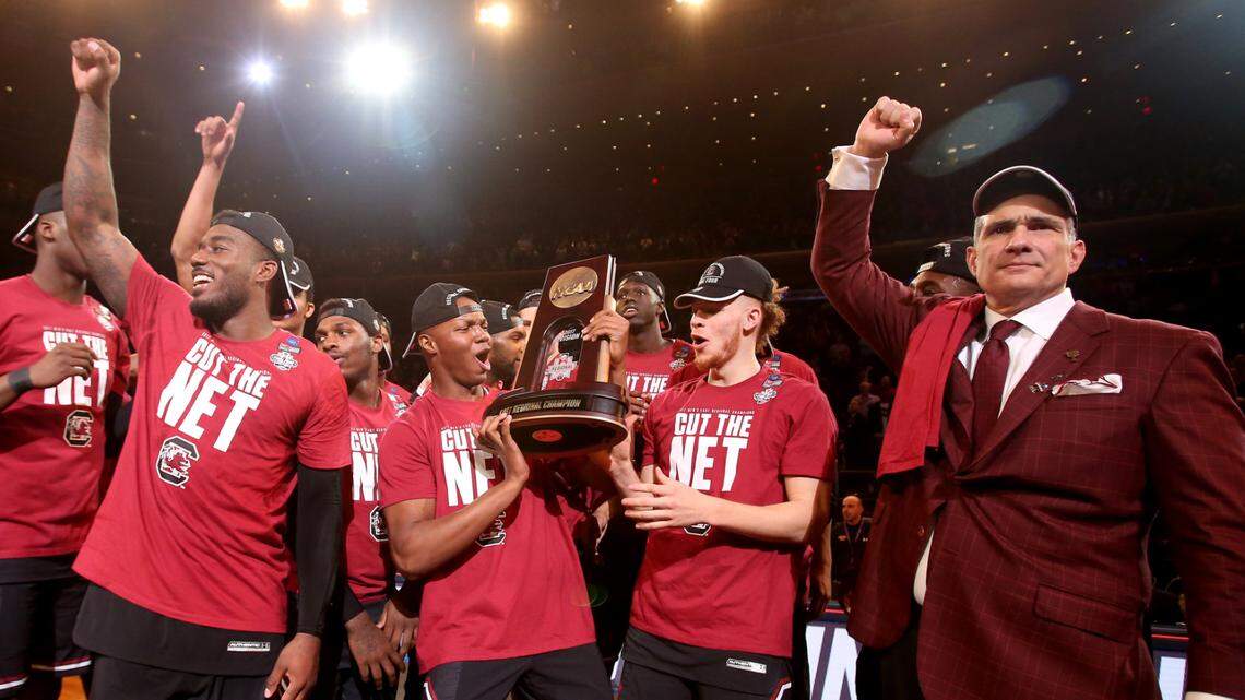 South Carolina celebrates their NCAA tournament win over Florida inside Madison Square Garden in New York, Sunday, March 26, 2017. With the victory the Gamecocks advanced to the Final Four.