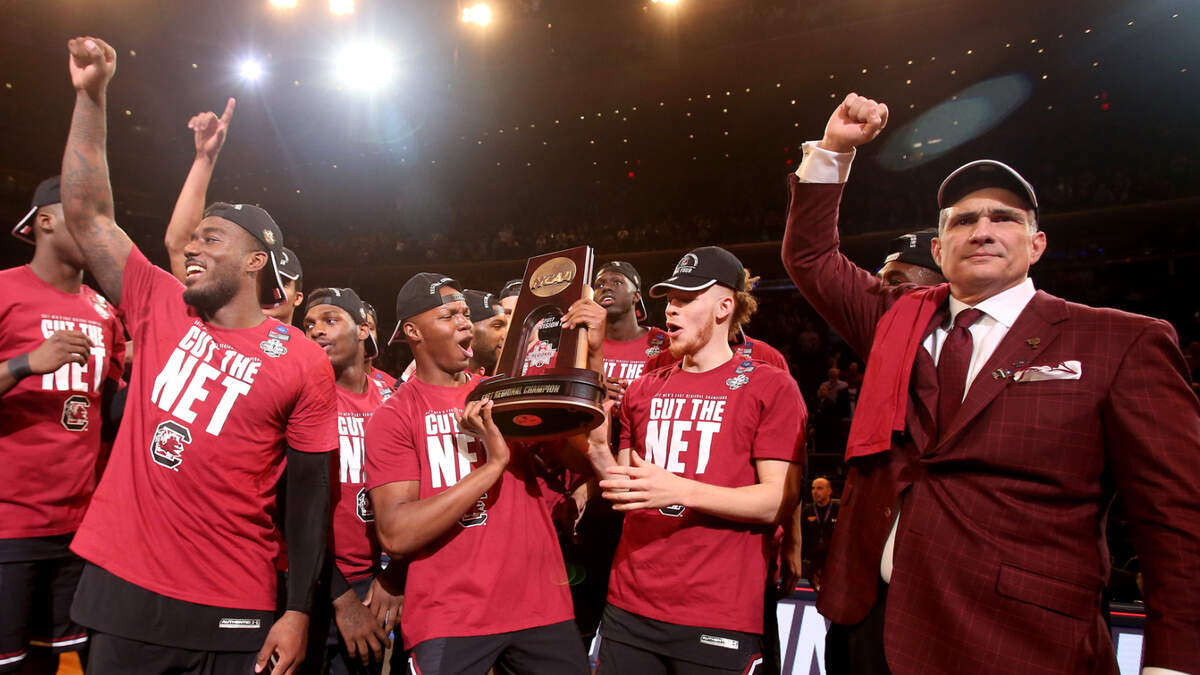 South Carolina celebrates their NCAA tournament win over Florida inside Madison Square Garden in New York, Sunday, March 26, 2017. With the victory the Gamecocks advanced to the Final Four.