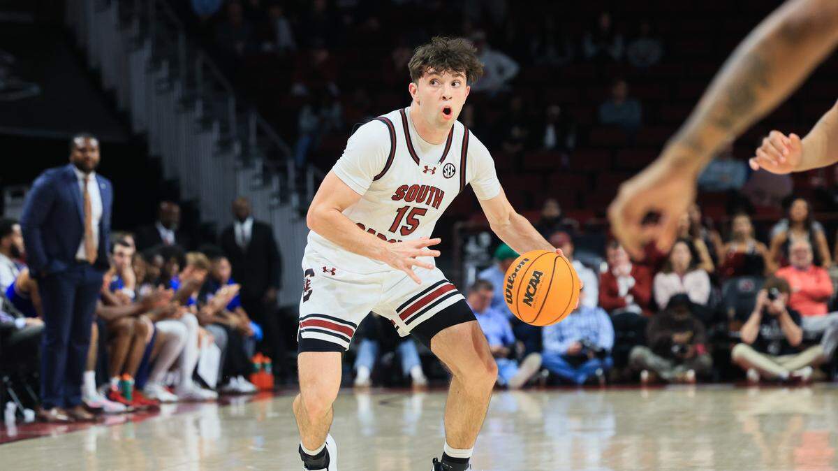 South Carolina's Eli Ellis (15) plays Presbyterian on Wednesday, November 12, 2025.