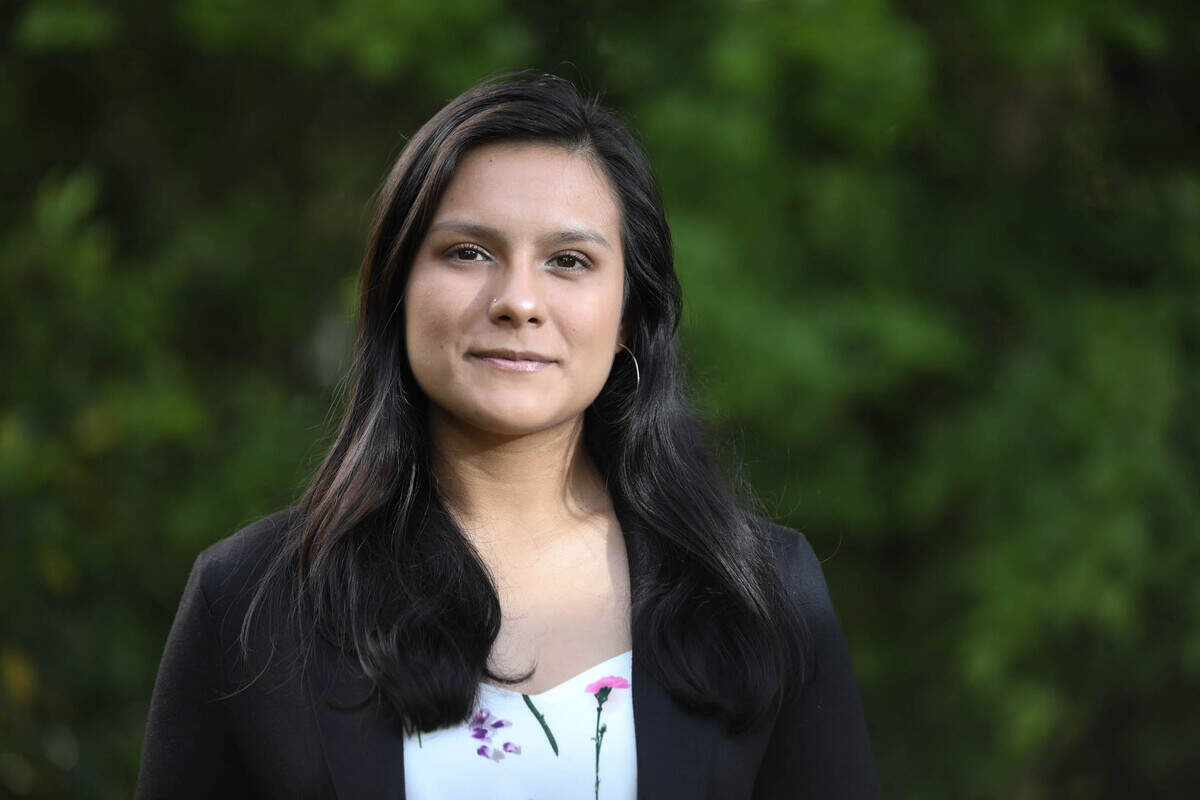 Aylin Gomez vino a los Estados Unidos de la Ciudad de México cuando tenía 6 años. Ella trabaja como paralegal en Columbia y es una activista por la reforma de la política de inmigración.