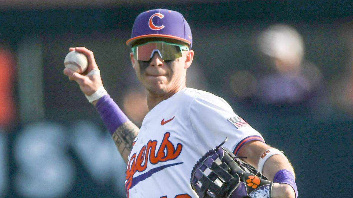 Clemson outfielder Cam Cannarella (10) during the 2025 season