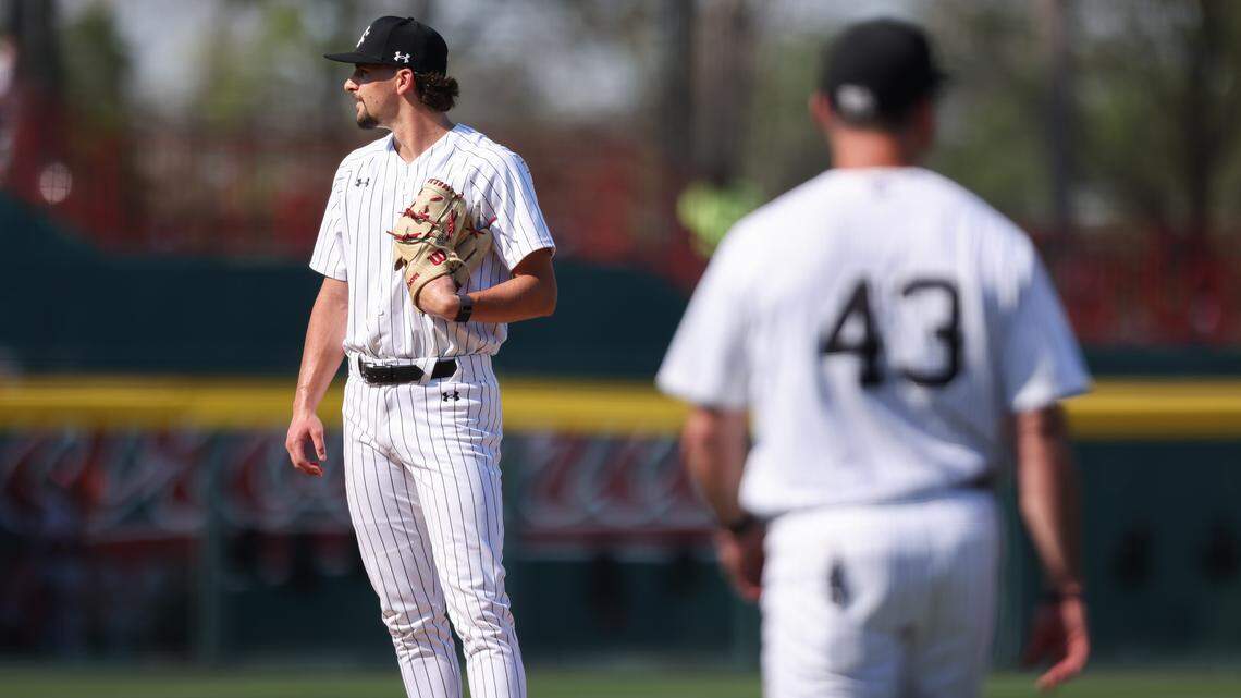 Gamecocks snap four-game losing streak in win over Wofford. No. 2 Texas is next
