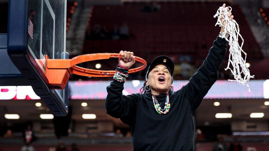Dawn Staley makes the case for Gamecocks to be No. 1 overall seed in NCAA Tournament