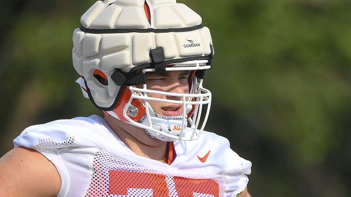 Clemson offensive lineman Trent Howard (75) in 2022