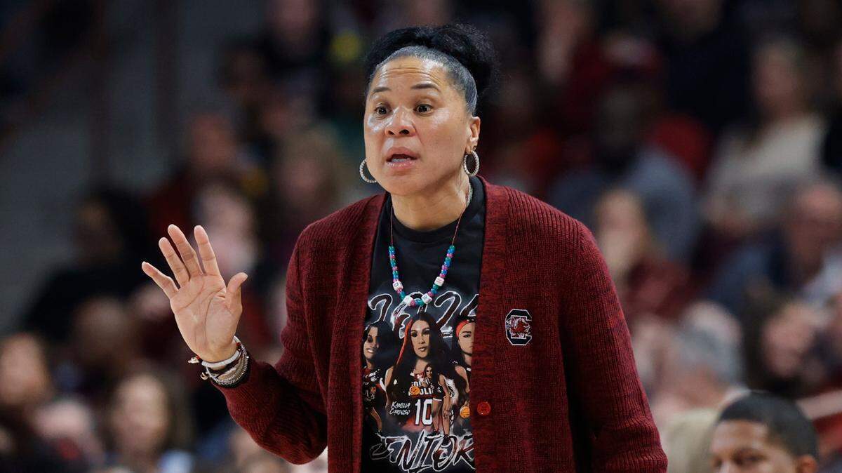 University of South Carolina Head Coach Dawn Staley talks to her team during the first half of action against Tennessee in the Colonial Life Arena on Sunday, Mar. 3, 2024