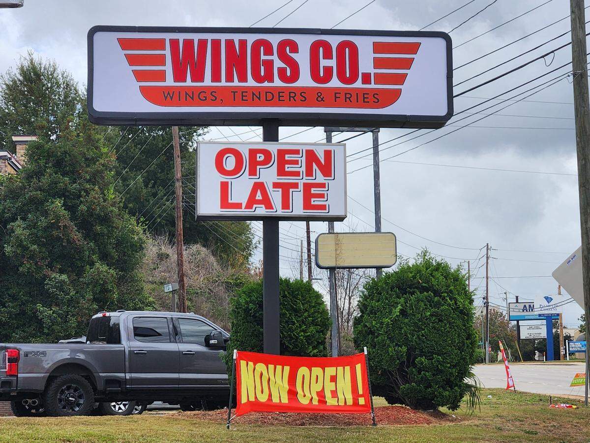 Wings Co. has opened in the former Schlotzsky’s Deli location on Bush River road in Columbia.