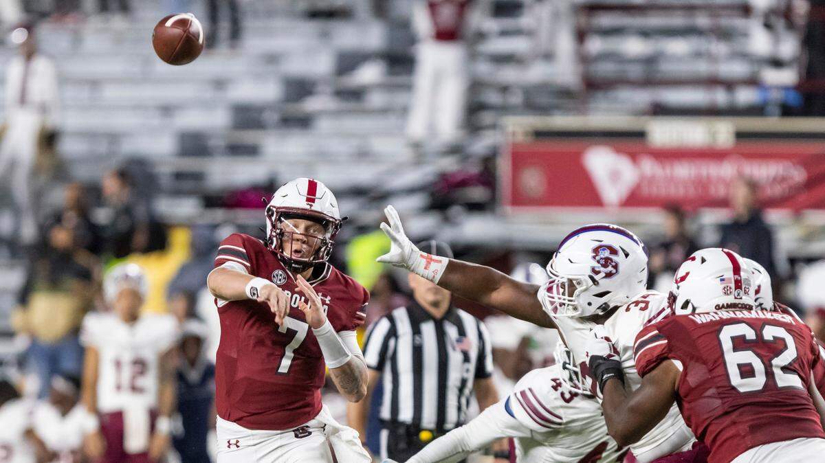 South Carolina Gamecocks quarterback Spencer Rattler (7) makes a pass against South Carolina State at Williams-Brice Stadium in Columbia, SC on Saturday, Sept. 29, 2022.