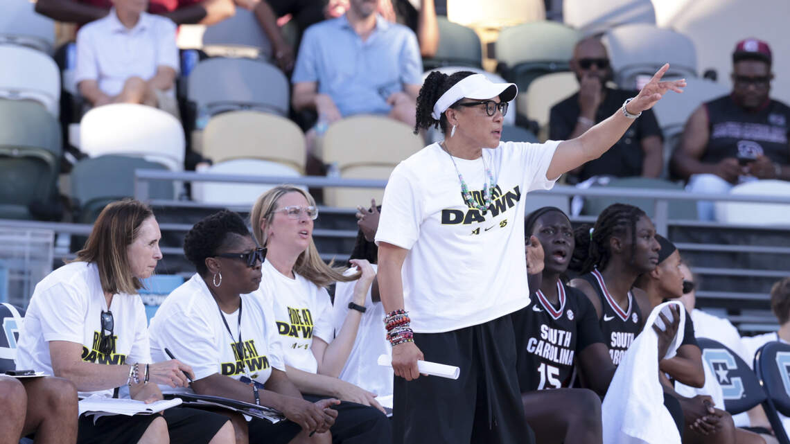 Dawn Staley, Gamecocks are preseason No. 1 again. Here’s the full AP Top 25