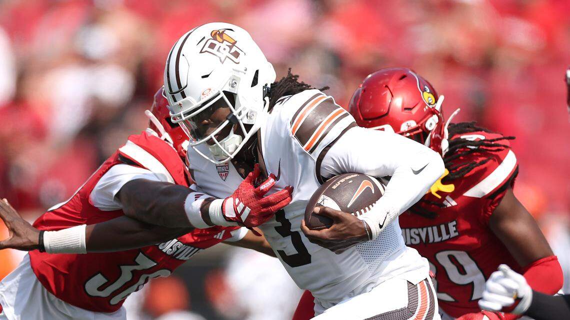 South Carolina football lands transfer quarterback from MAC school