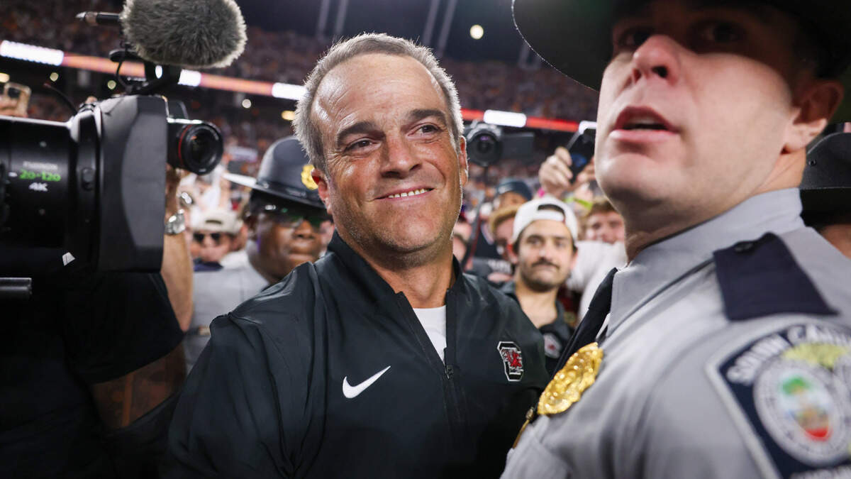 Four-star Charlotte defensive lineman flips from Auburn to South Carolina