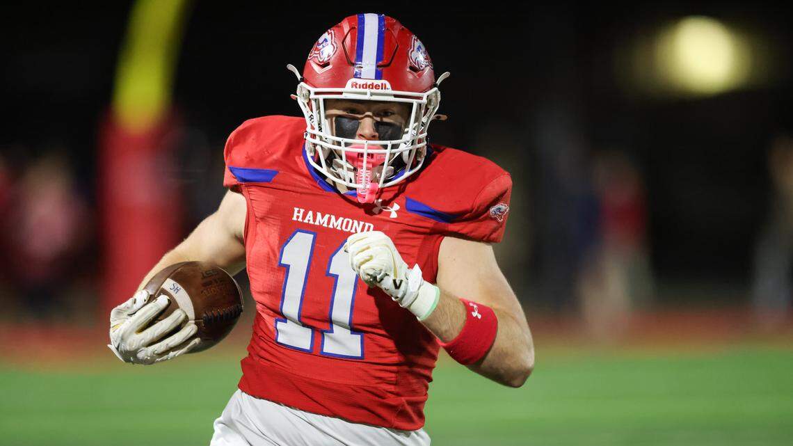 South Carolina football offers productive area linebacker with Gamecock ties