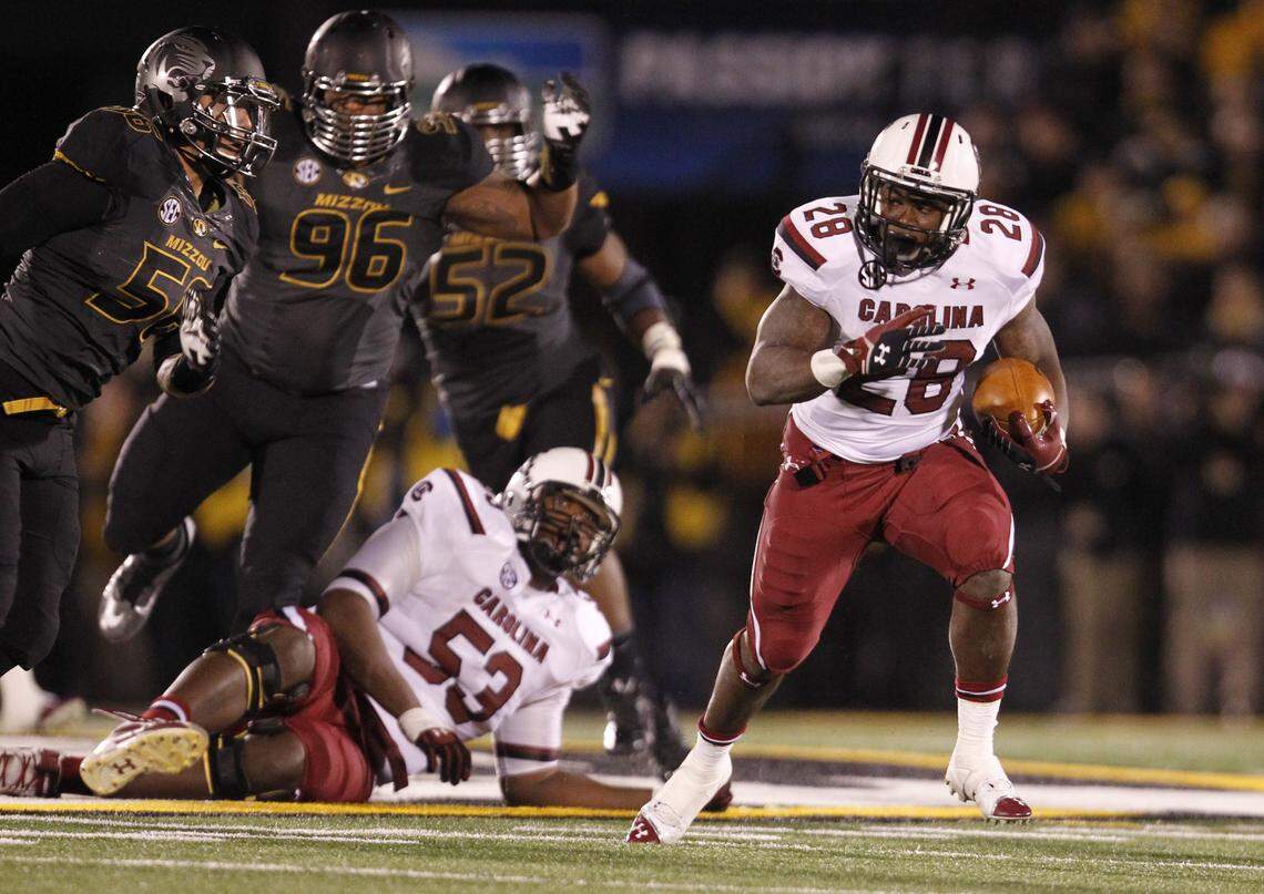 South Carolina Gamecocks running back Mike Davis (28) breaks free for a big run in the second half of their game against Missouri at Faurot Field in Columbia, MO.