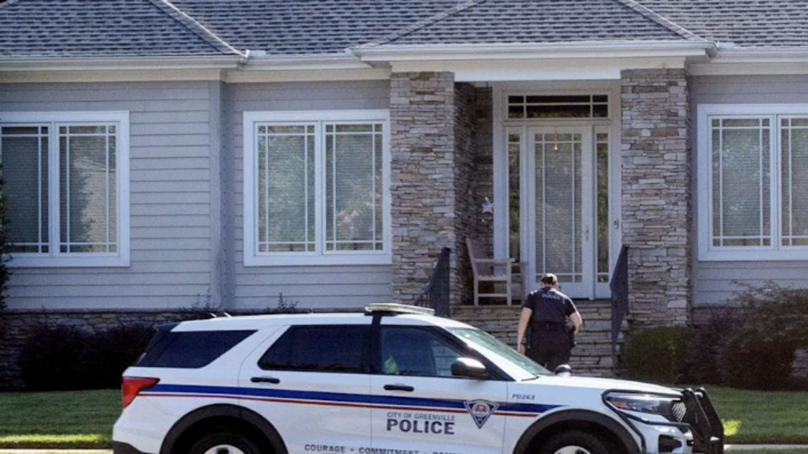 Do you have to answer the door in SC if police knock? Here’s what state law says