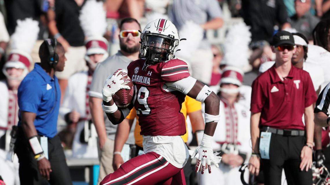 South Carolina Gamecocks defensive back David Spaulding (29) scores against Troy at Williams-Brice Stadium on Saturday, October 2, 2021.