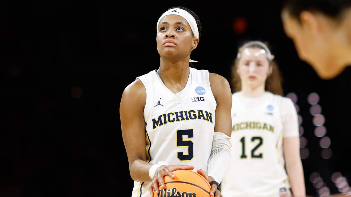 Dawn Staley’s Gamecocks add Michigan transfer to roster for this season
