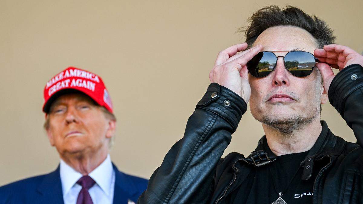 U.S. President-elect Donald Trump and Elon Musk watch the launch of the sixth test flight of the SpaceX Starship rocket on Nov. 19, 2024, in Brownsville, Texas.