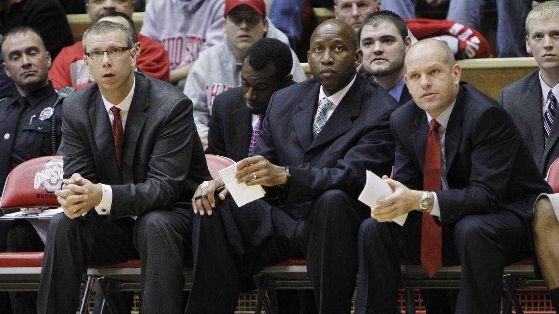 USC Upstate coach Dave Dickson (center), shown here as an Ohio State assistant coach, nearly took an assistant position at South Carolina in 2016.