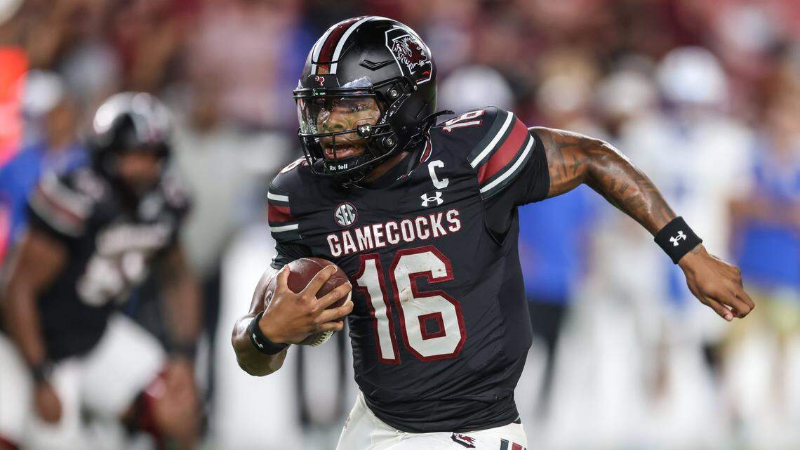 South Carolina quarterback LaNorris Sellers (16) carries the ball during the Gamecocks’ game against Kentucky at Williams-Brice Stadium in Columbia on Saturday, September 27, 2025.