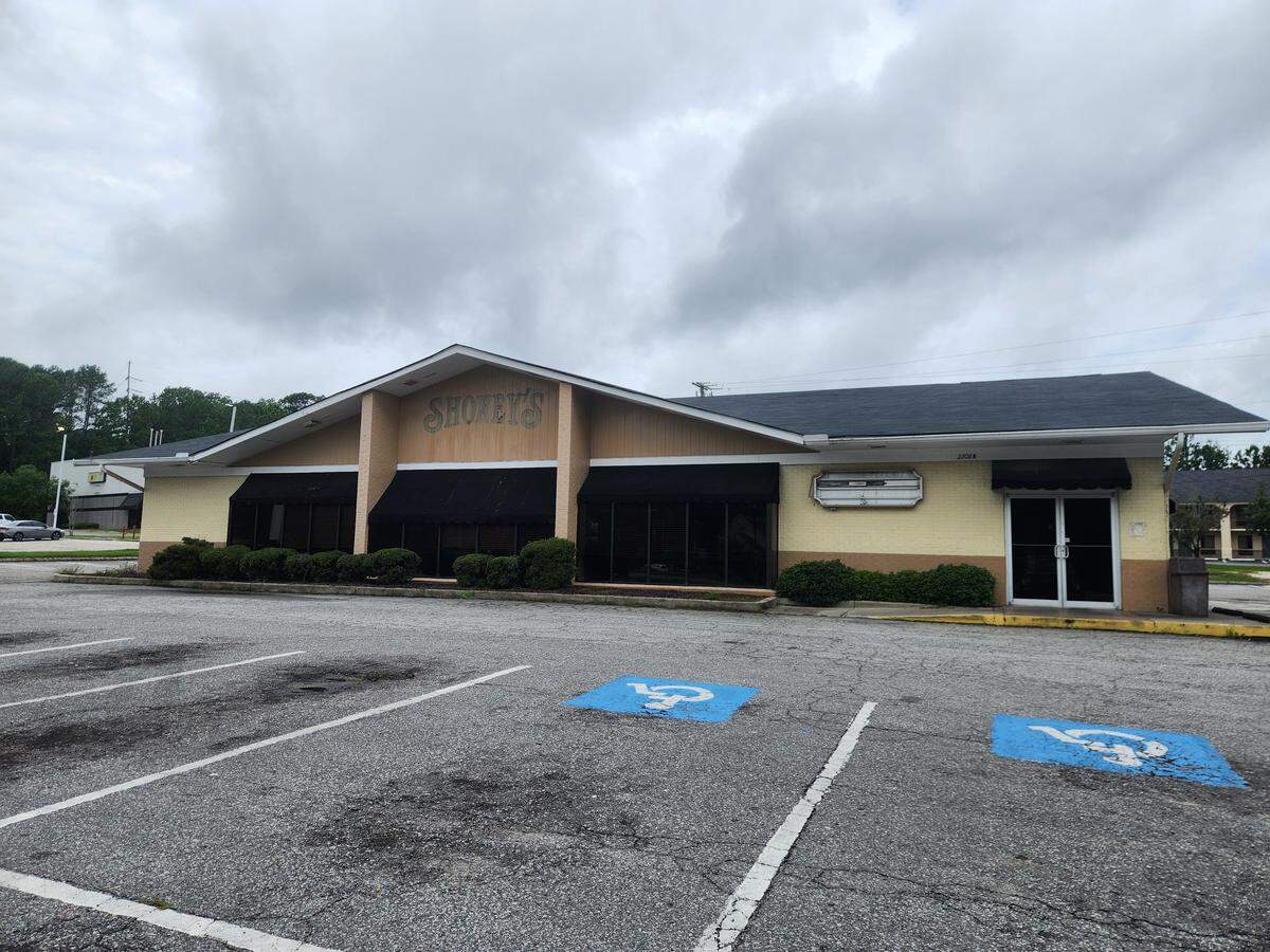The Shoney’s restaurant at 2208-B Airport Blvd. in Springdale near West Columbia has closed.
